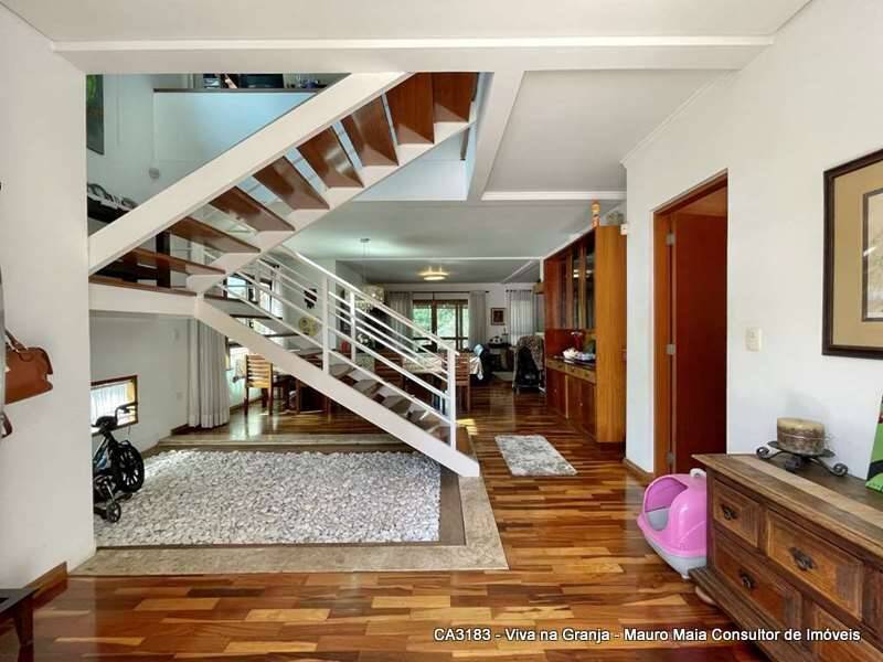 Casa à venda com 3 quartos, 357m² - Foto 4