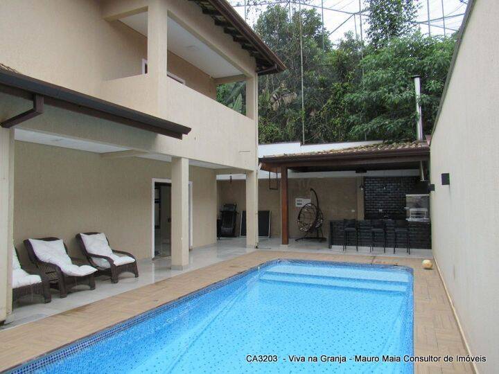 Casa à venda com 3 quartos, 300m² - Foto 2