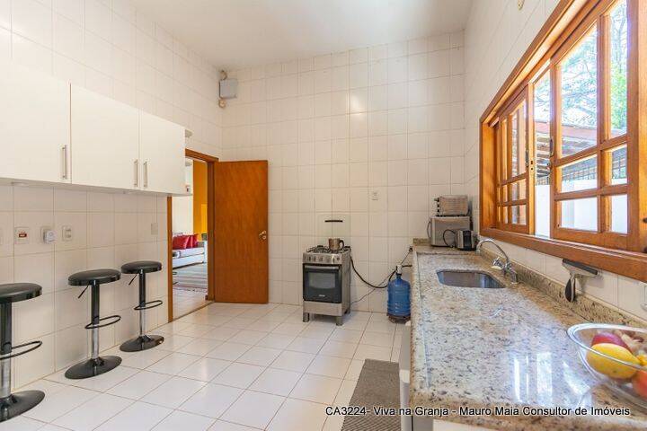 Casa à venda com 3 quartos, 218m² - Foto 16