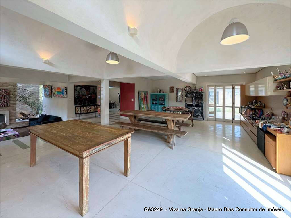 Casa à venda com 3 quartos, 308m² - Foto 10