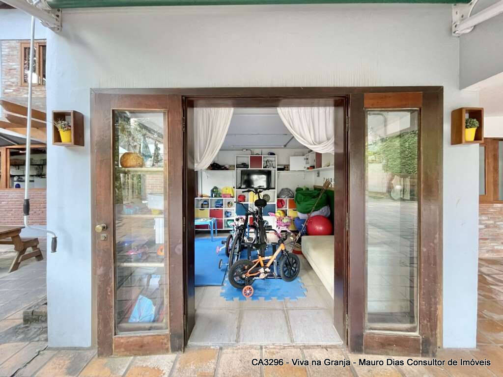 Casa de Condomínio à venda com 3 quartos, 398m² - Foto 2