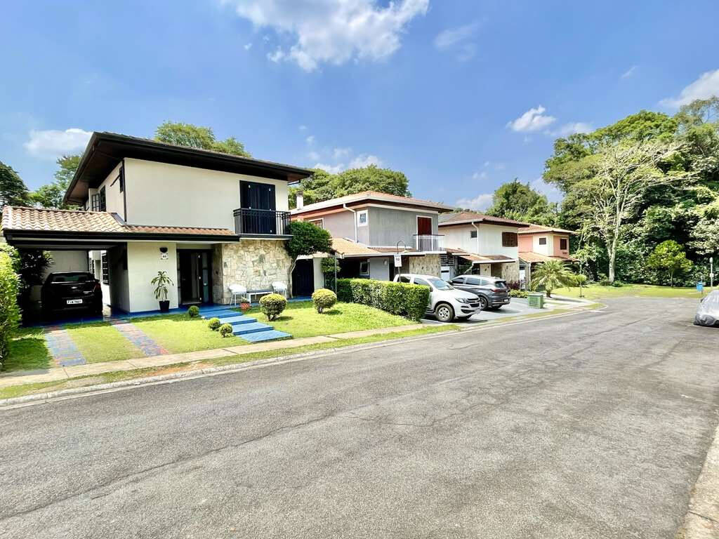 Casa de Condomínio à venda com 4 quartos, 345m² - Foto 1