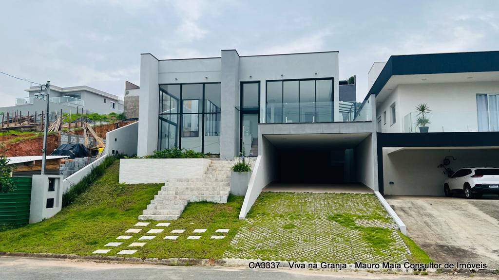 Casa de Condomínio à venda com 4 quartos, 272m² - Foto 1