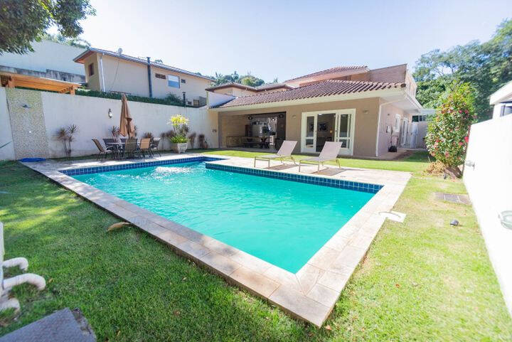 Casa de Condomínio à venda com 3 quartos, 360m² - Foto 2