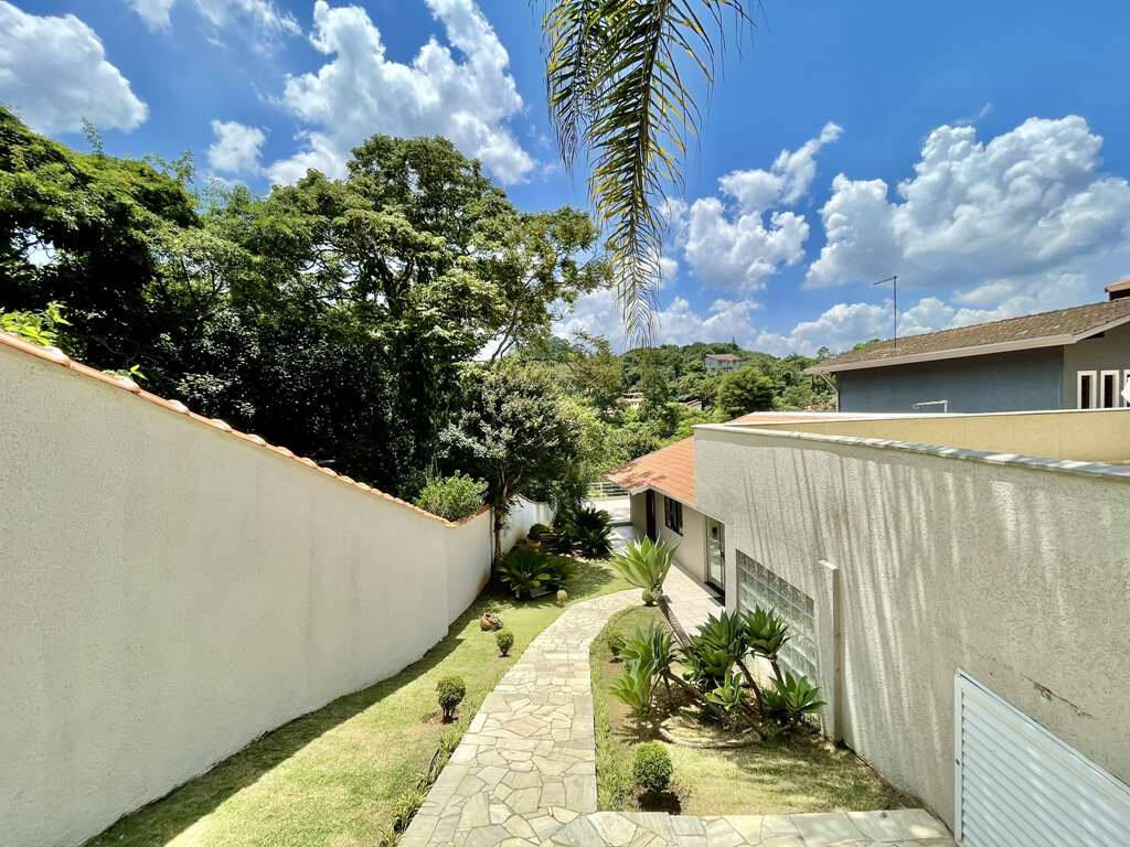 Casa de Condomínio à venda com 3 quartos, 215m² - Foto 2