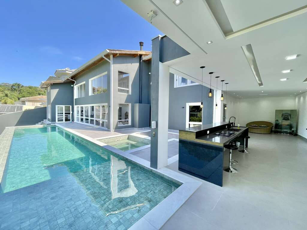 Casa de Condomínio à venda com 4 quartos, 556m² - Foto 2