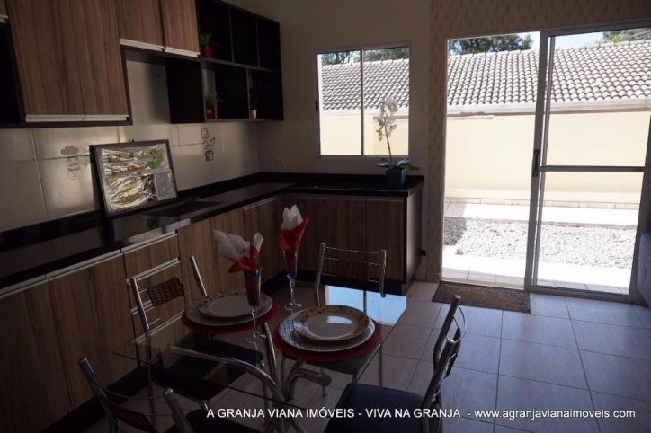 Casa à venda com 3 quartos, 55m² - Foto 4