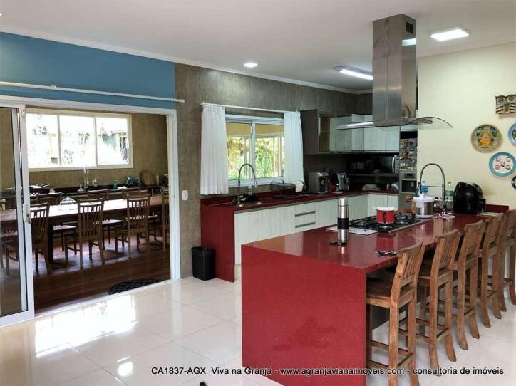 Casa para alugar com 4 quartos, 585m² - Foto 16