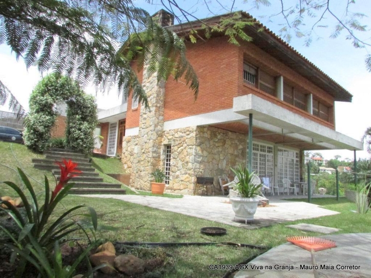 Casa à venda com 3 quartos, 310m² - Foto 1